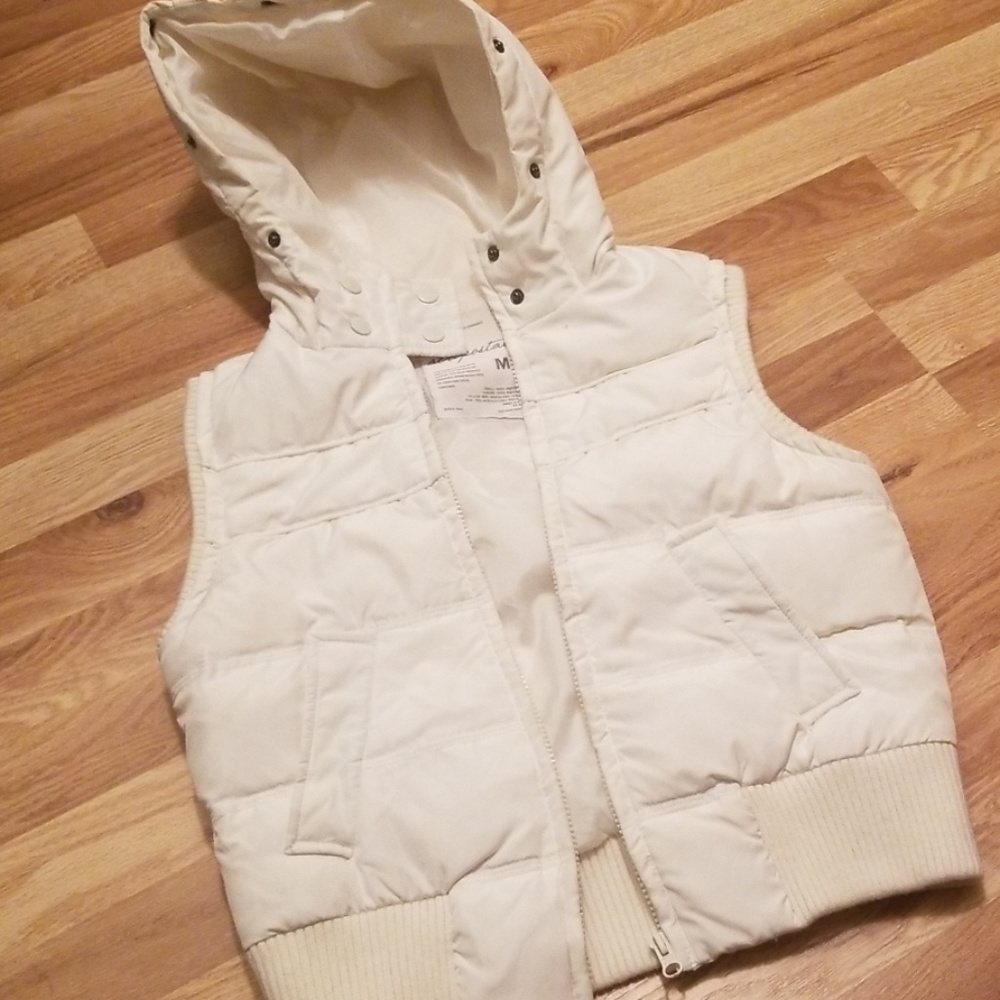 Aeropostale white vest